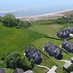 Strandhaus Buskam Im Moenchgut Auf Ruegen Hébergement de vacances *