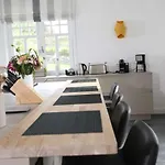 Strandhaus Buskam Im Moenchgut Auf Ruegen Hébergement de vacances