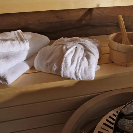 Strandhaus Buskam Im Moenchgut Auf Ruegen Lobbe