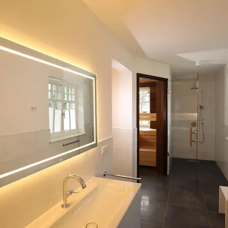 Strandhaus Buskam Im Moenchgut Auf Ruegen * Lobbe