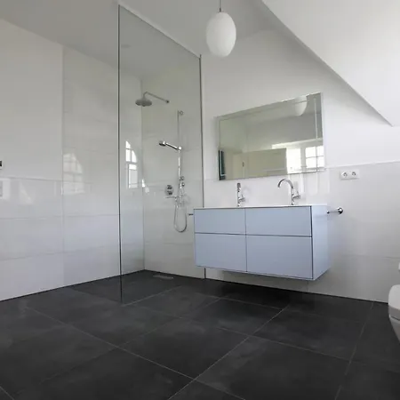 Dom wakacyjny Strandhaus Buskam Im Moenchgut Auf Ruegen Lobbe