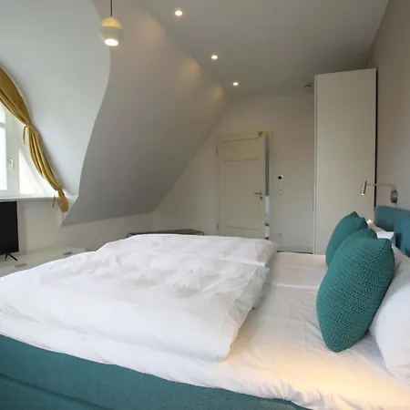 度假居 Strandhaus Buskam Im Moenchgut Auf Ruegen 洛布