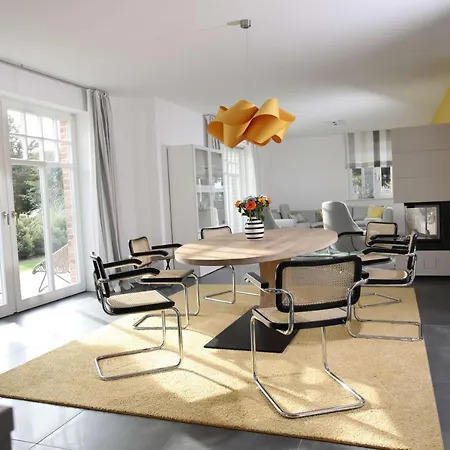 Strandhaus Buskam Im Moenchgut Auf Ruegen *