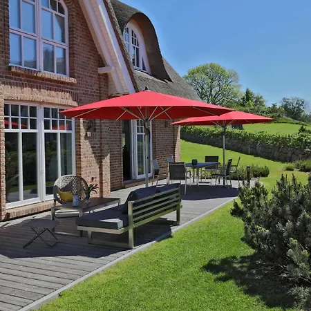 Strandhaus Buskam Im Moenchgut Auf Ruegen Casa de Férias Lobbe